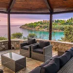 Vila Artemis In Small Kounoupi Porto Cheli