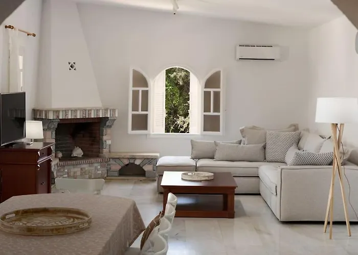 Artemis In Small Kounoupi Porto Cheli